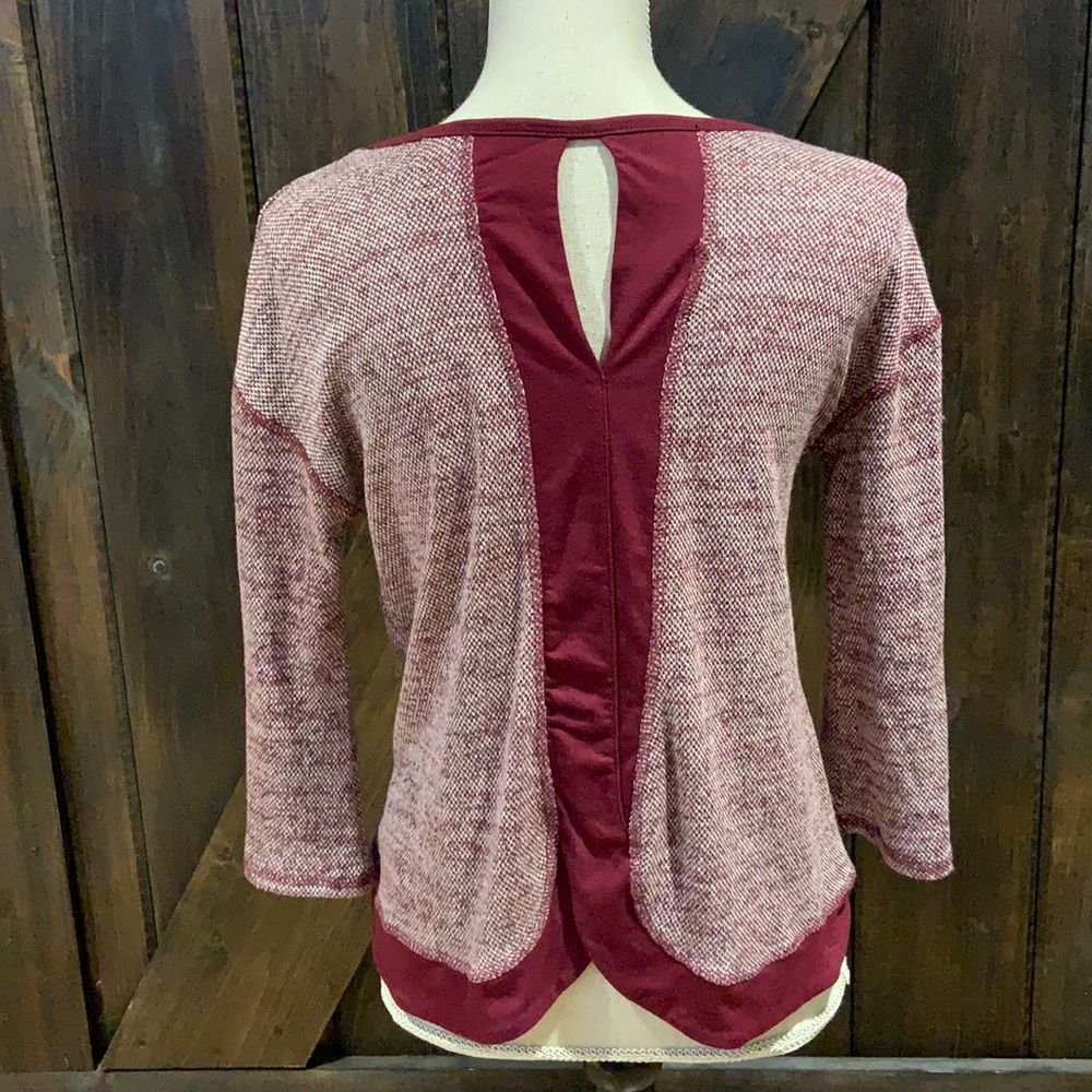 Db Sunday 3/4 length keyhole back top